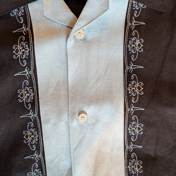 Stylish Men's Cubavera Button Down Size Small Shirt - Picture 2 of 4